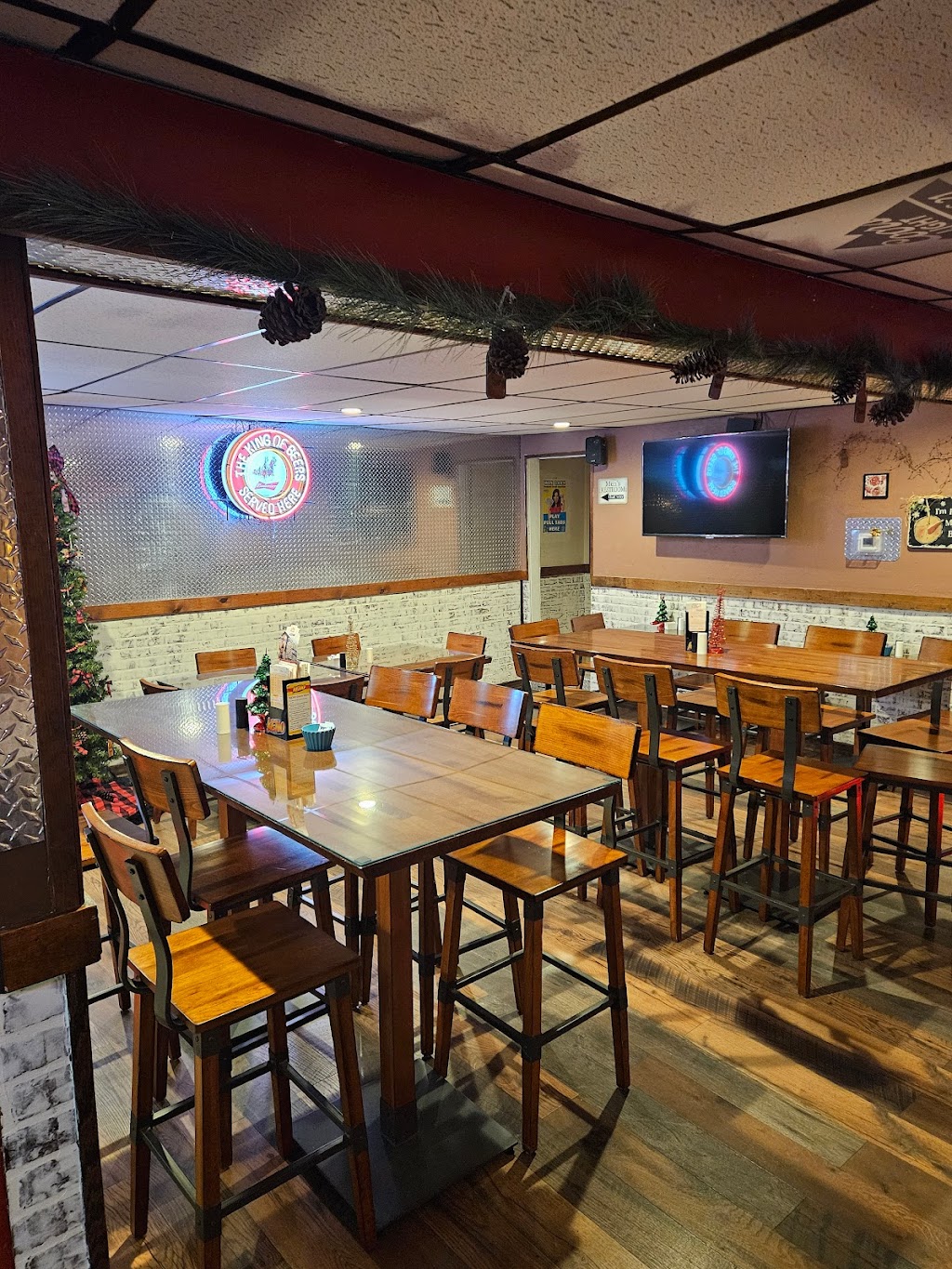 Tuckers Tavern Bar & Grill | 914 Henley St, Toronto, OH 43964, USA | Phone: (740) 537-2209