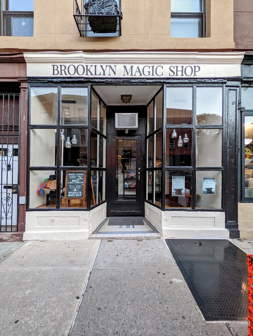 Brooklyn Magic Shop | 281 Smith St First Floor, Brooklyn, NY 11231, USA | Phone: (917) 757-9748