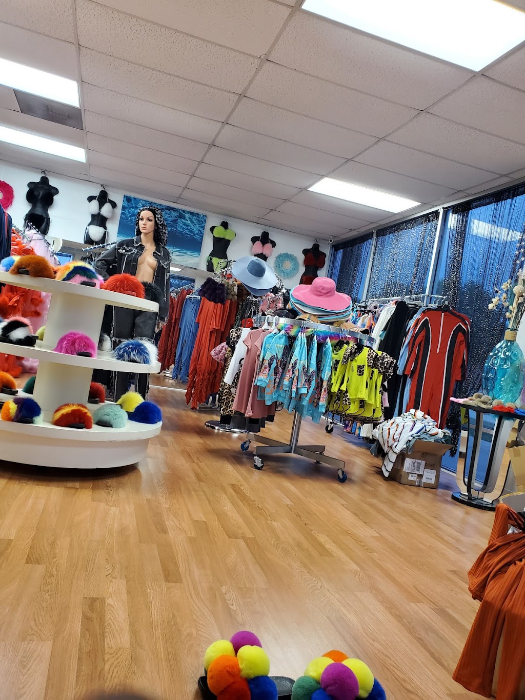 Furbies Boutique | 101 Kenya St #128b, Cedar Hill, TX 75104, USA | Phone: (469) 444-8227