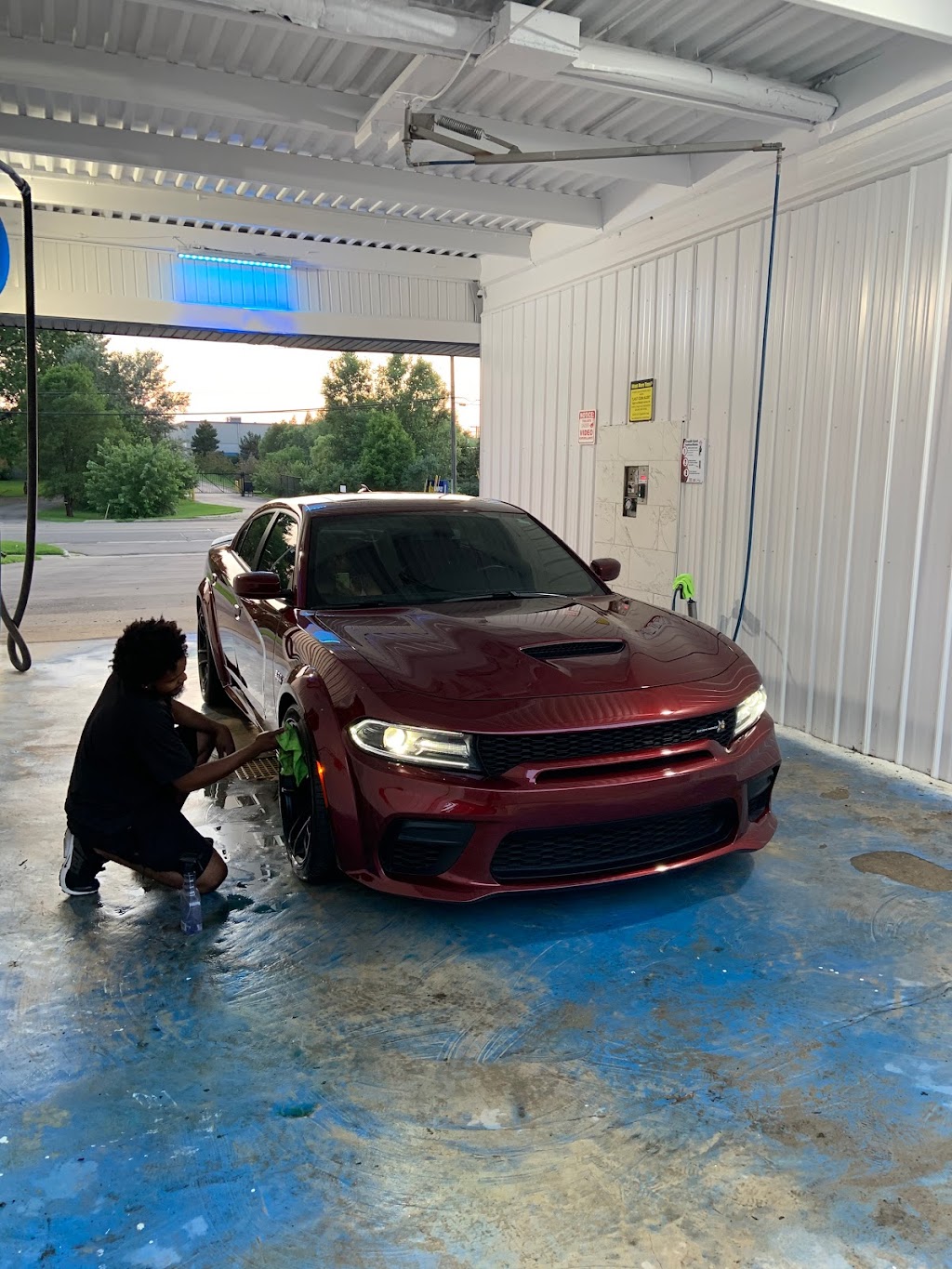 Spray & Wash | 1400 Airport Rd, Waterford Twp, MI 48327, USA | Phone: (248) 938-0560