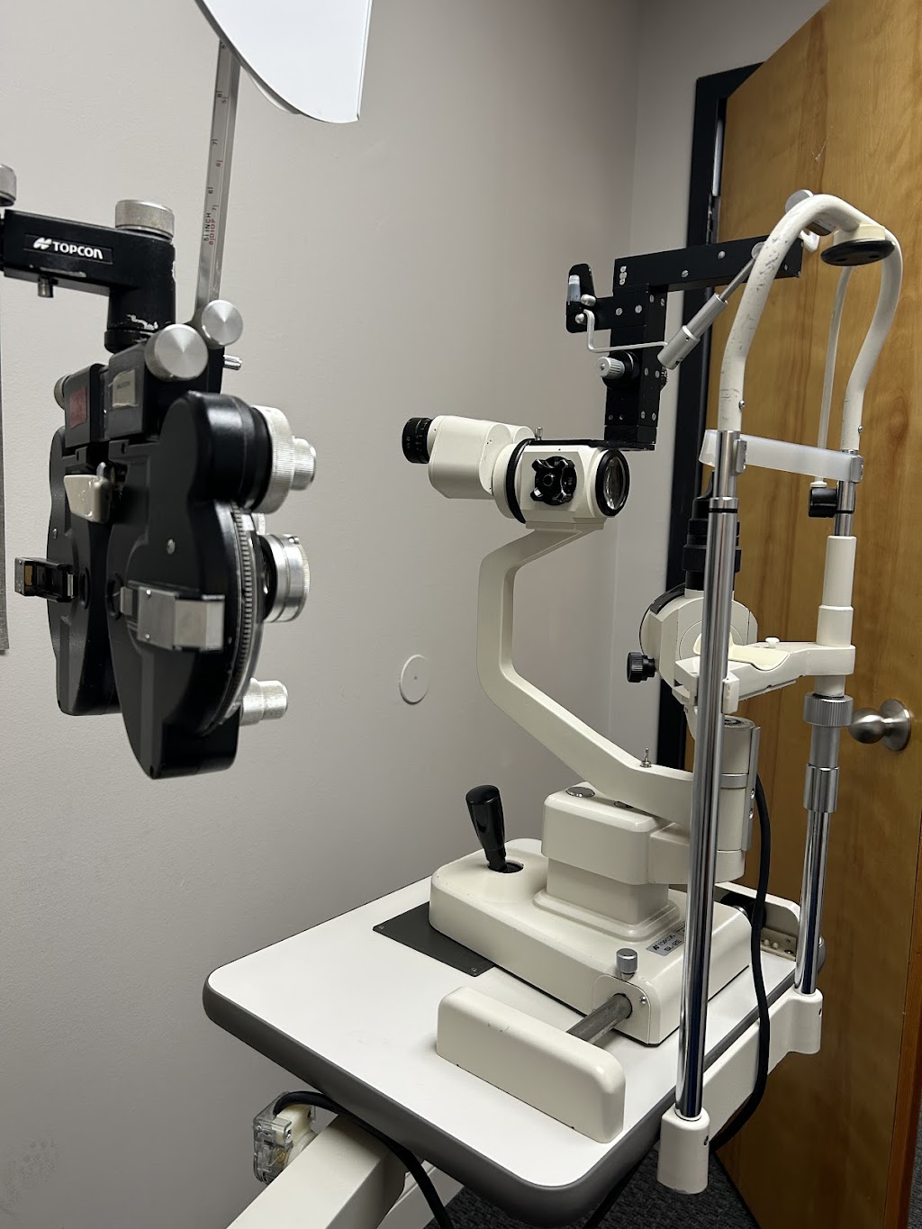 Dr.s Eyecare Center | 4423 US-130, Burlington, NJ 08016, USA | Phone: (609) 386-0202