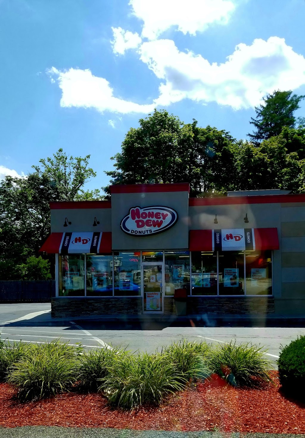 Honey Dew Donuts | 715 Plymouth St, Abington, MA 02351, USA | Phone: (781) 871-5008