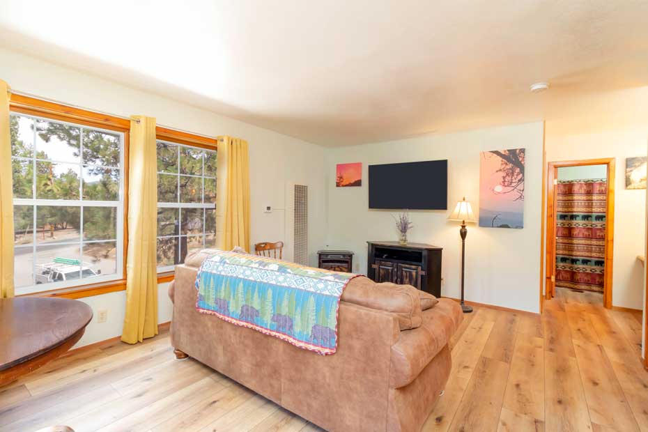 Pine Mountain Club Hotel | 16206 Askin Dr, Pine Mountain Club, CA 93222, USA | Phone: (323) 351-3727