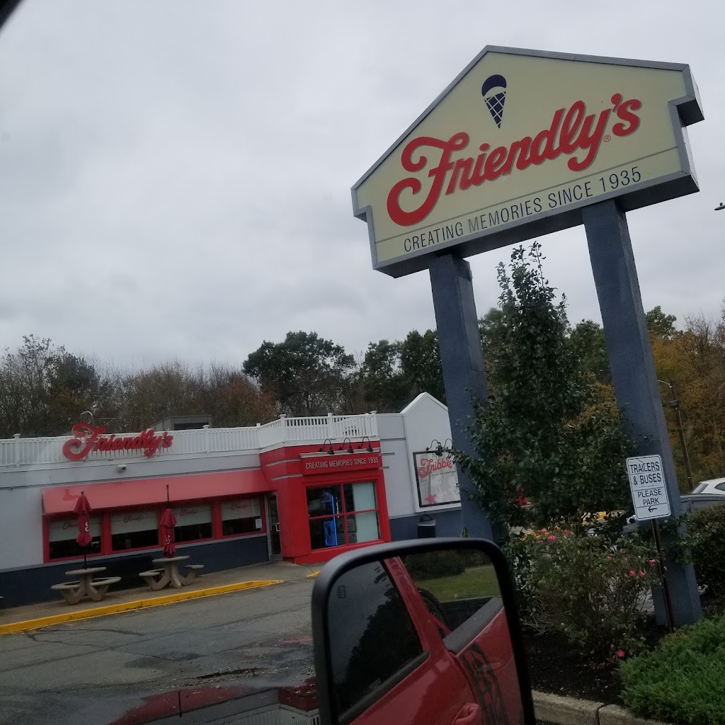 Friendlys | 40 Bedford St, Middleborough, MA 02346, USA | Phone: (508) 947-3900