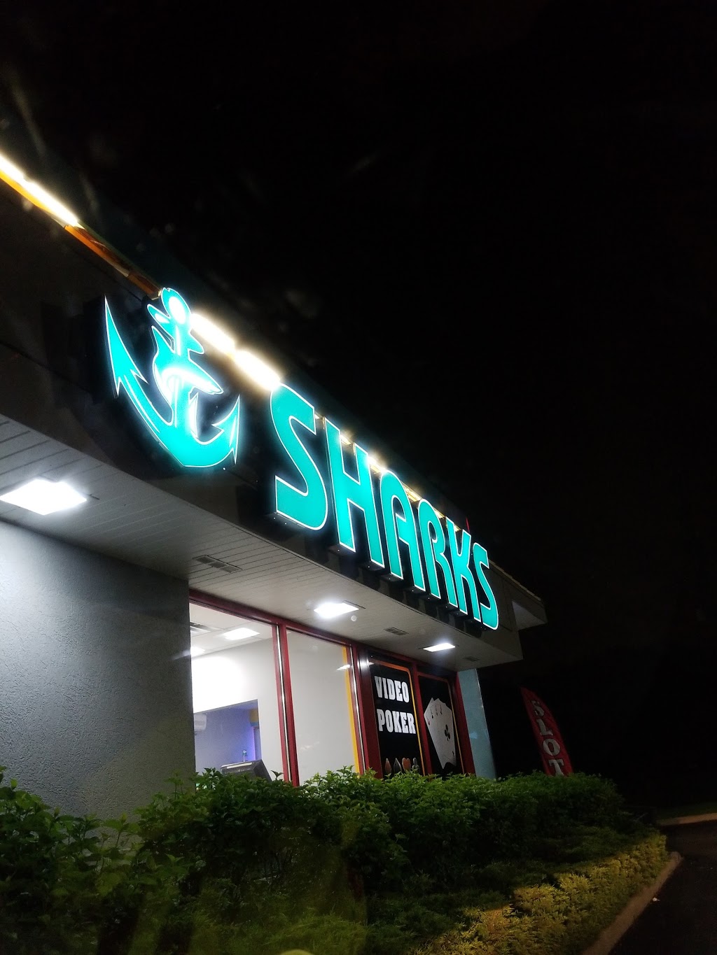 Sharks Fish & Chicken | 340 E 167th St, Harvey, IL 60426, USA | Phone: (708) 566-5323