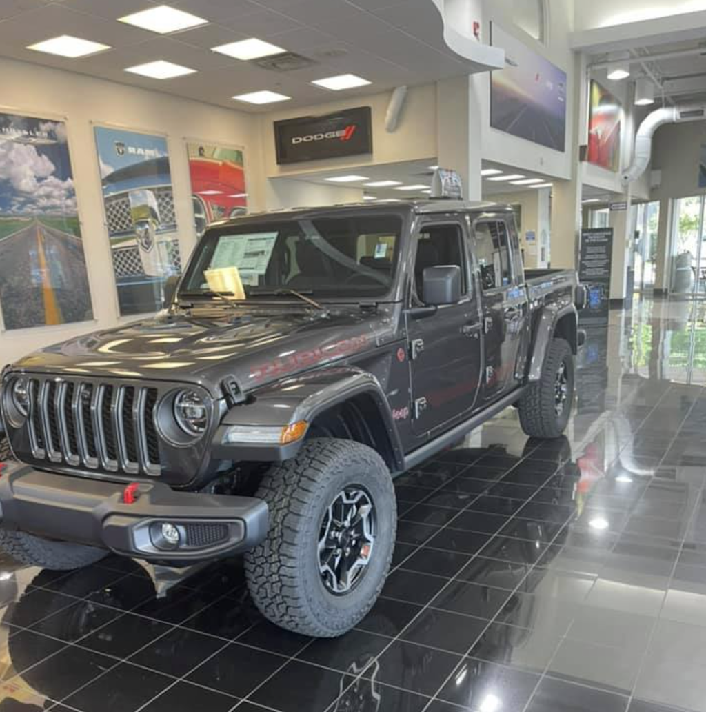 Wolfchase Chrysler Dodge Jeep Ram | 8170 US-64, Bartlett, TN 38133, USA | Phone: (901) 460-3985