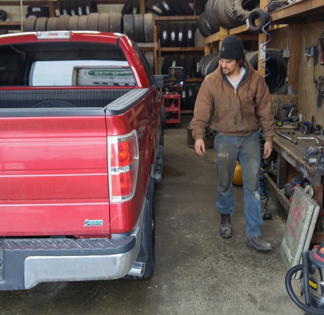 R & J Tires 5079 Middletown Rd E, New Middletown, OH 44442, USA