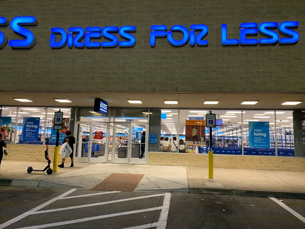 Ross Dress for Less | 2405 N Haskell Ave., Dallas, TX 75204, USA | Phone: (214) 841-0100