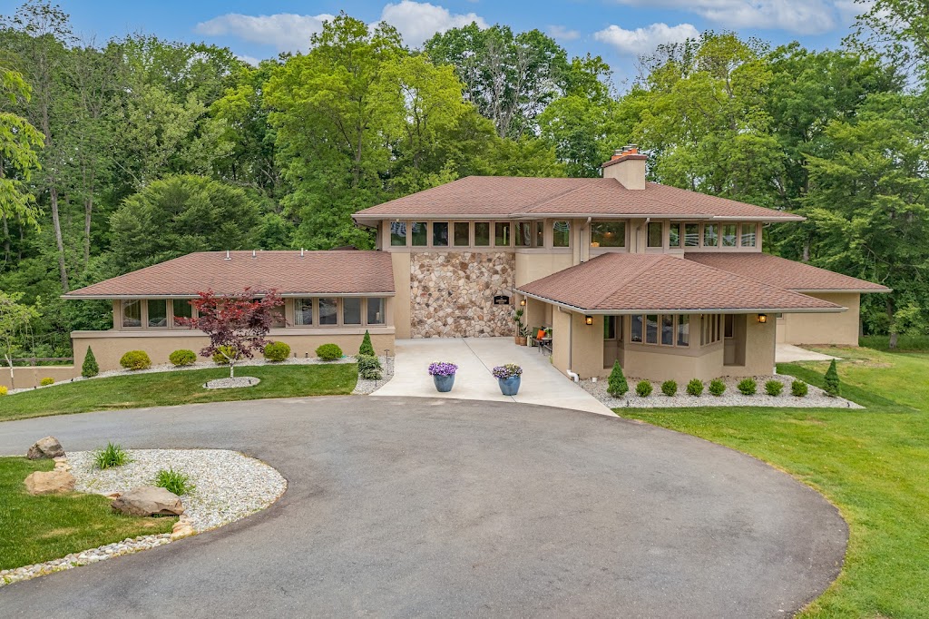 The Lambertville Estate | 36 Rocktown Lambertville Rd, Lambertville, NJ 08530, USA | Phone: (609) 460-4497