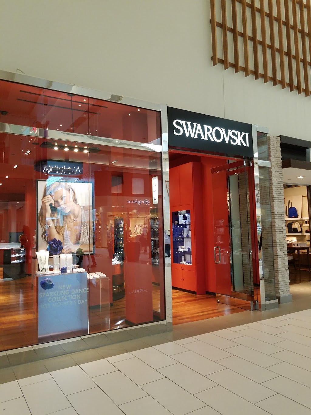 Swarovski Oxmoor Center Mall | 7900 Shelbyville Rd, Louisville, KY 40222, USA | Phone: (502) 425-9751