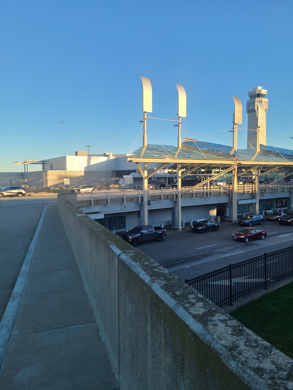 Cleveland Hopkins International Airport | 5300 Riverside Dr, Cleveland, OH 44135, USA | Phone: (216) 265-6000