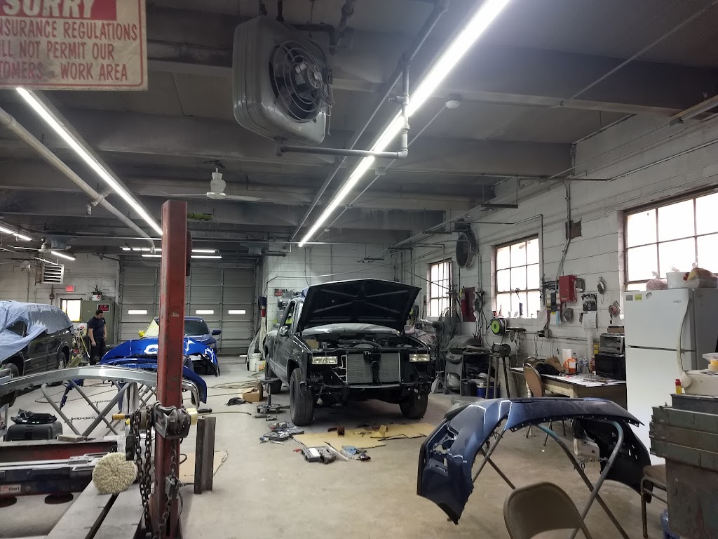 Ruben & John Auto Body Repair | 2652 Waukegan Ave, Highland Park, IL 60035, USA | Phone: (847) 433-2970