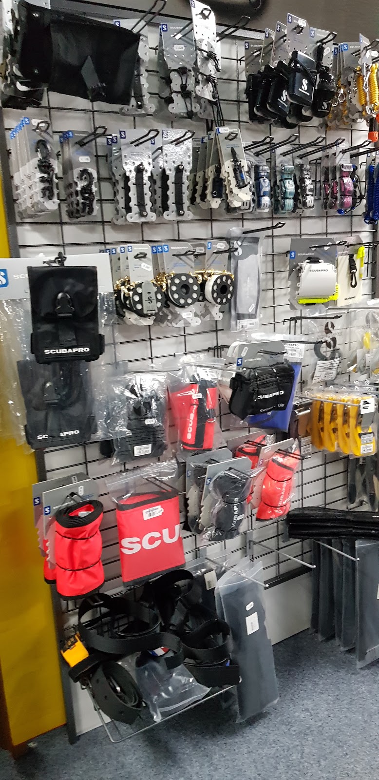 Lucas Dive Store | Bedrijvenweg 3A, 7442 CX Nijverdal, Netherlands | Phone: 0548 615 106