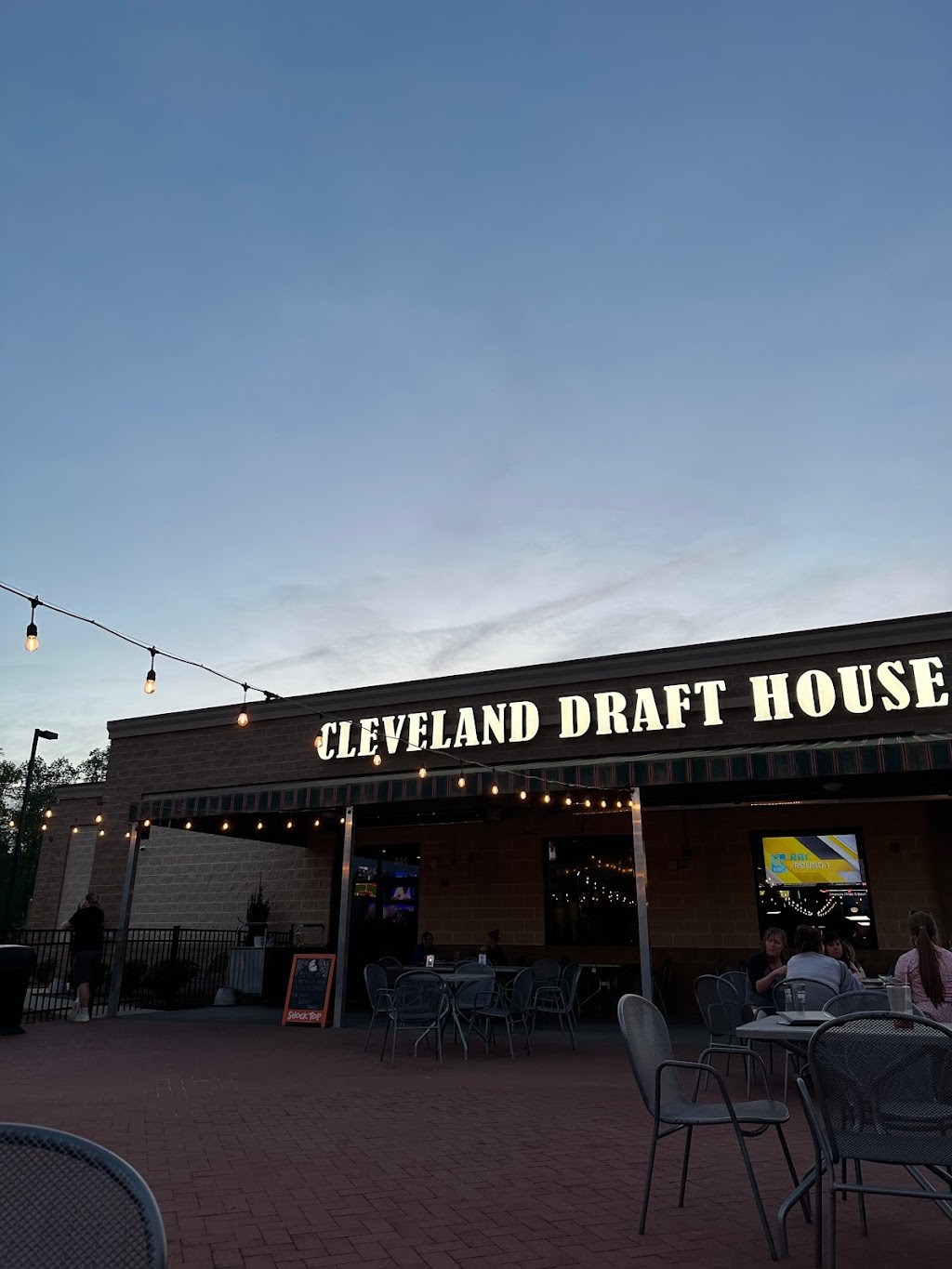 Cleveland Draft House - Clayton | 461 Shotwell Rd, Clayton, NC 27520, USA | Phone: (919) 550-3723