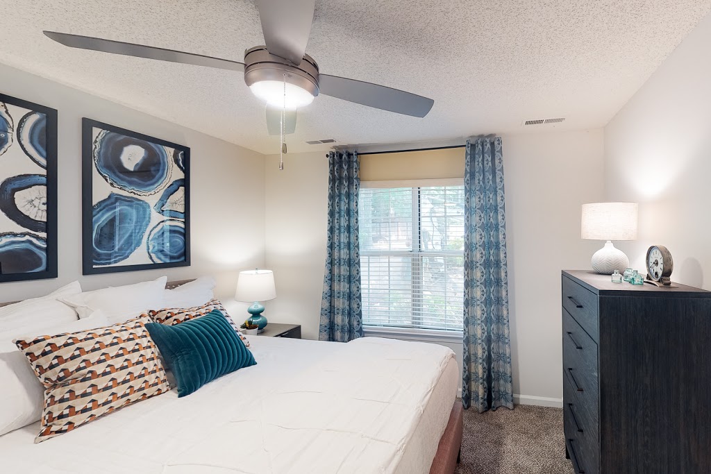 Inverness Cliffs Apartments | 100 Inverness Cliffs Dr, Birmingham, AL 35242, USA | Phone: (205) 619-2552