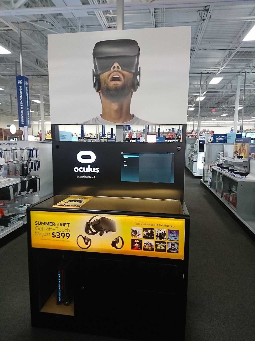 Best Buy | 2055 N Tomahawk Island Dr, Portland, OR 97217, USA | Phone: (503) 247-6099