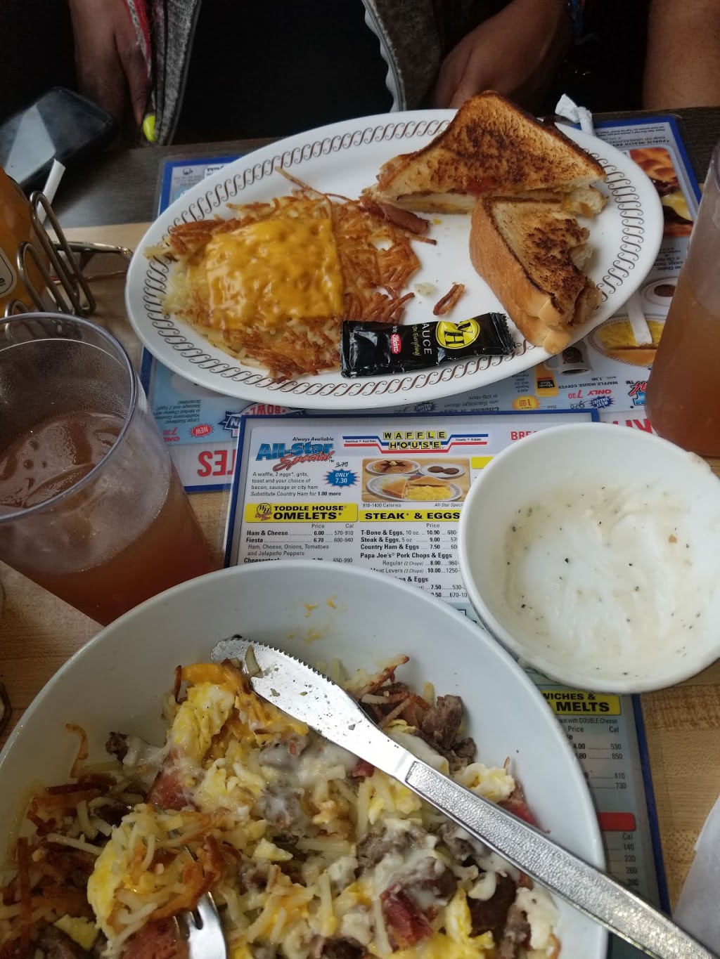 Waffle House | 200 W Hanes Mill Rd, Winston-Salem, NC 27105, USA | Phone: (336) 377-2444