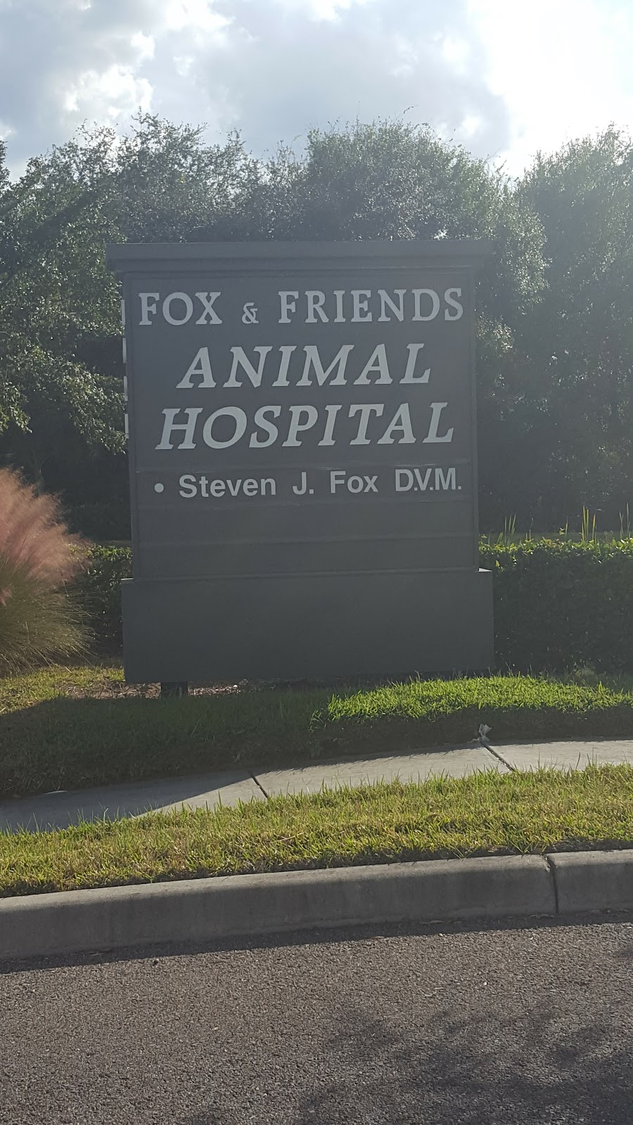 Fox & Friends Animal Hospital | 1024 Cypress Village Blvd, Ruskin, FL 33573, USA | Phone: (813) 633-2443