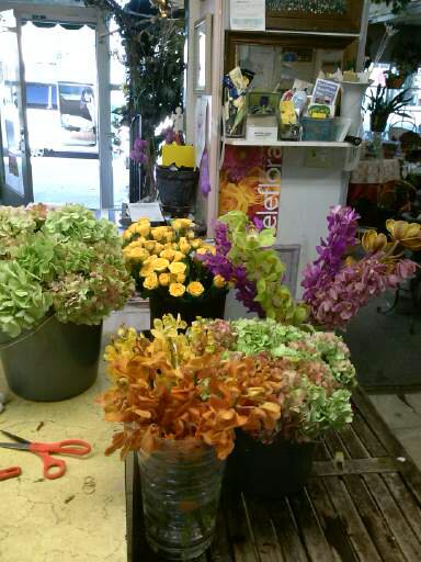 Carols Pomona Valley Florist | 440 W Holt Ave, Pomona, CA 91768, USA | Phone: (909) 629-3203