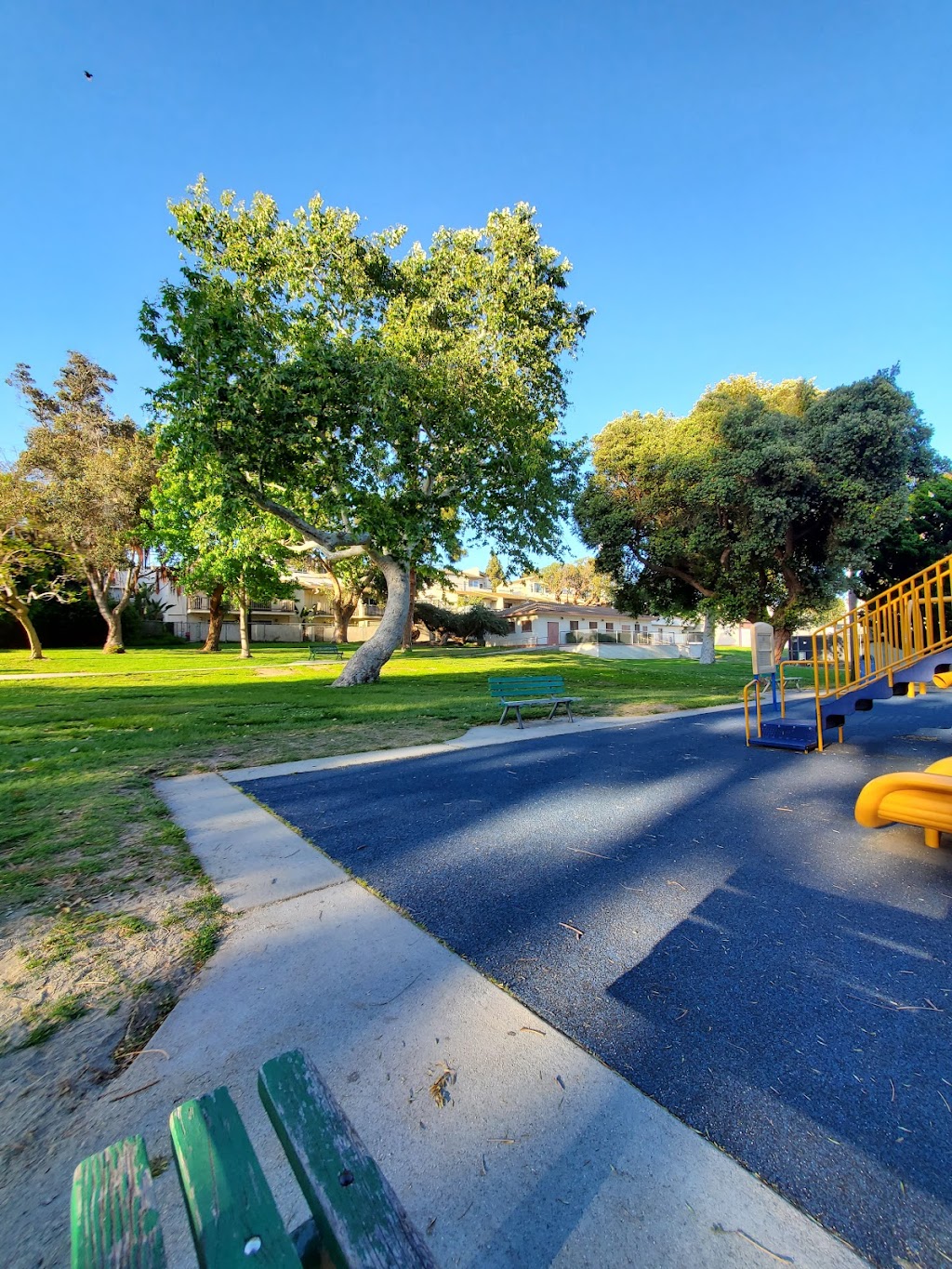 El Retiro Park | 126 Vista Del Parque, Redondo Beach, CA 90277, USA | Phone: (310) 781-6901