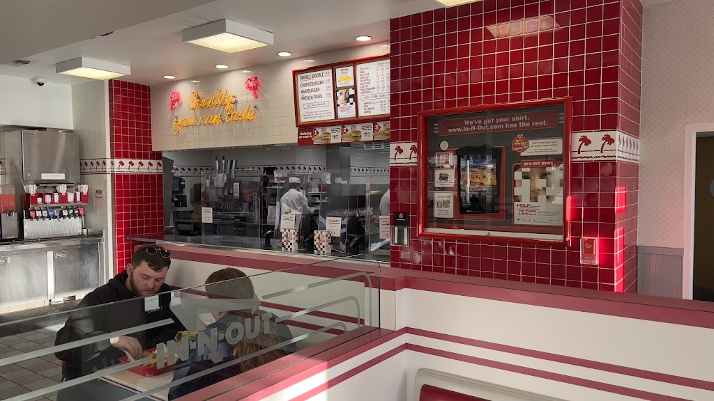 In-N-Out Burger | 2010 Hacienda Dr, Vista, CA 92081, USA | Phone: (800) 786-1000