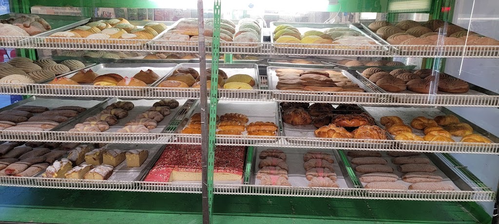 Panaderia y Pasteleria Jalisco | 200 S Cavin St, Ligonier, IN 46767, USA | Phone: (260) 894-3400