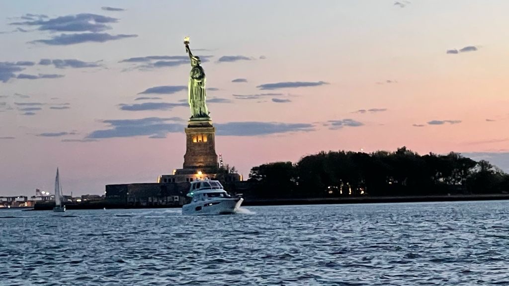 Rocket Charters - New York | SkyPort Marina, 2430 FDR Dr, New York, NY 10010, USA | Phone: (212) 529-6910