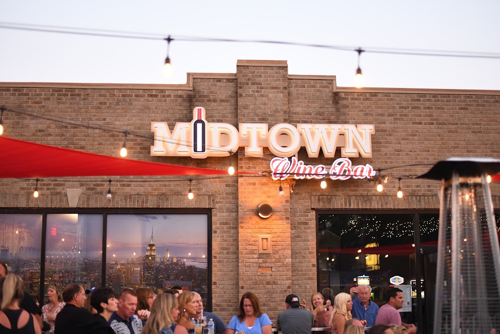 Midtown Bar & Grill | 100 S State St, Manhattan, IL 60442, USA | Phone: (779) 279-9563