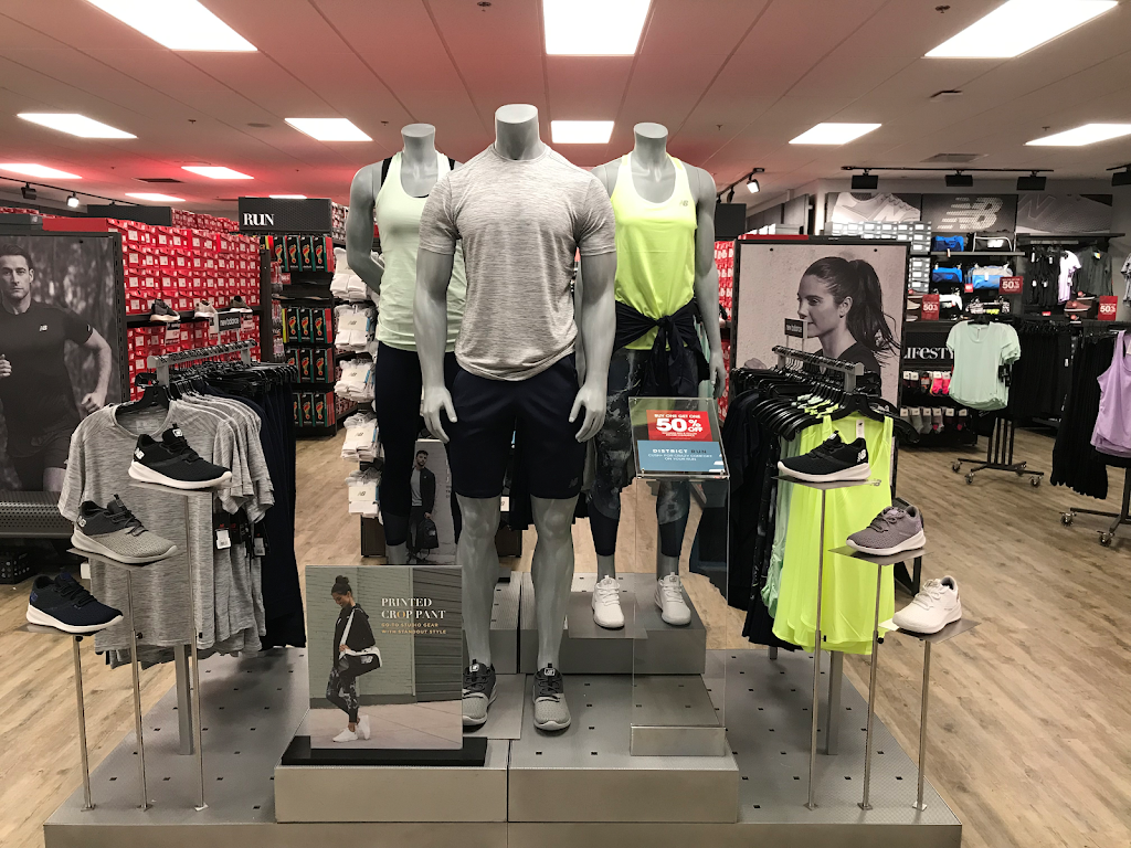 New Balance Factory Store Ellenton | Premium Outlets, 5133 Factory Shops Blvd #960, Ellenton, FL 34222, USA | Phone: (941) 721-7576