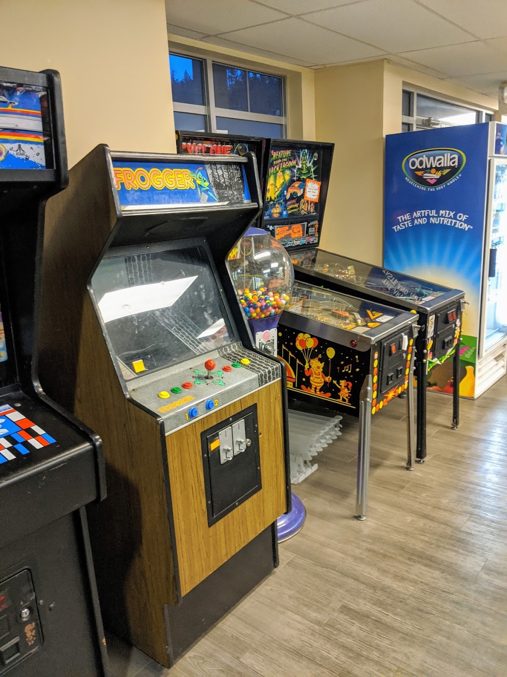 Walts Lynwood Center Market | 4759 Lynwood Center Rd NE Ste 2E, Bainbridge Island, WA 98110, USA | Phone: (206) 842-5808