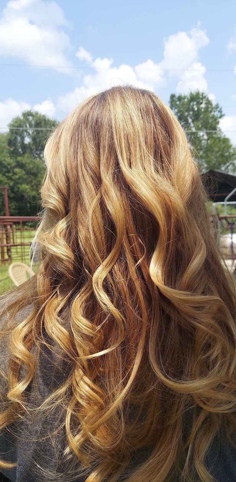 Maggies Hair Salon | 3200 E Hwy 199 Suite D, Springtown, TX 76082, USA | Phone: (682) 804-7024