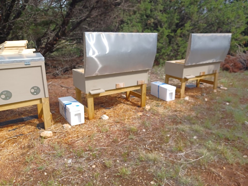 Browns Bee Removal & Apiary | 384 hcr 1250, Whitney, TX 76692, USA | Phone: (682) 433-3393