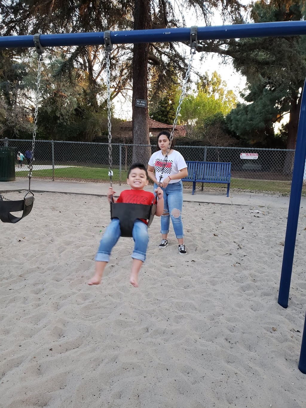 Robert Burns Park | 225 N Van Ness Ave, Los Angeles, CA 90004, USA | Phone: (213) 485-4833