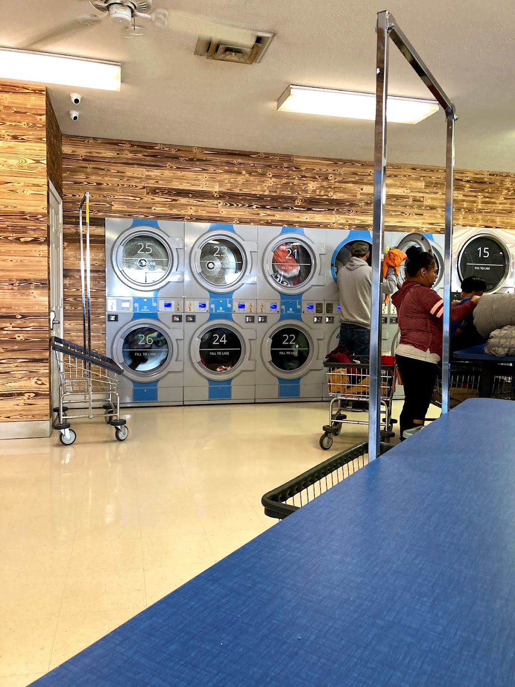 Plaza Laundry | 1609 Blackiston View Dr, Clarksville, IN 47129 | Phone: (812) 283-4851