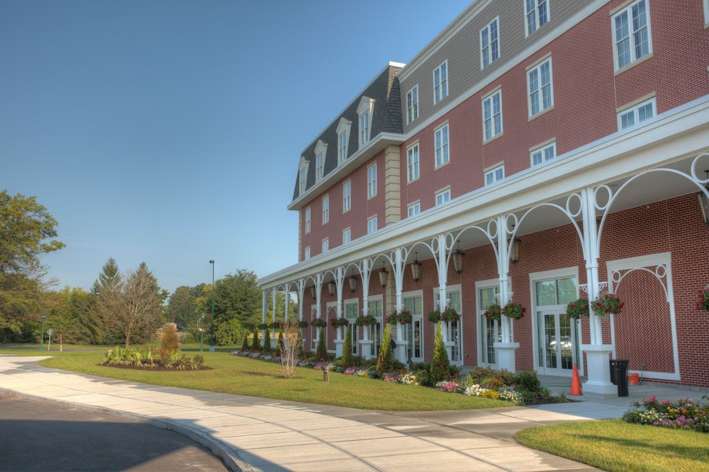 Saratoga Casino Hotel | 342 Jefferson St, Saratoga Springs, NY 12866, USA | Phone: (518) 584-2110