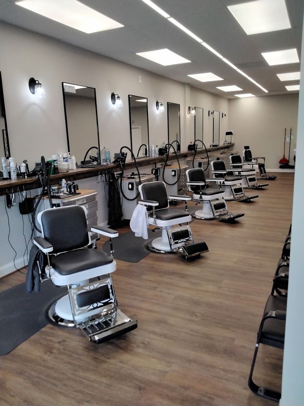 Generations Barbershop & Hair Salon | 3202 Solomons Island Rd, Edgewater, MD 21037, USA | Phone: (410) 571-5788