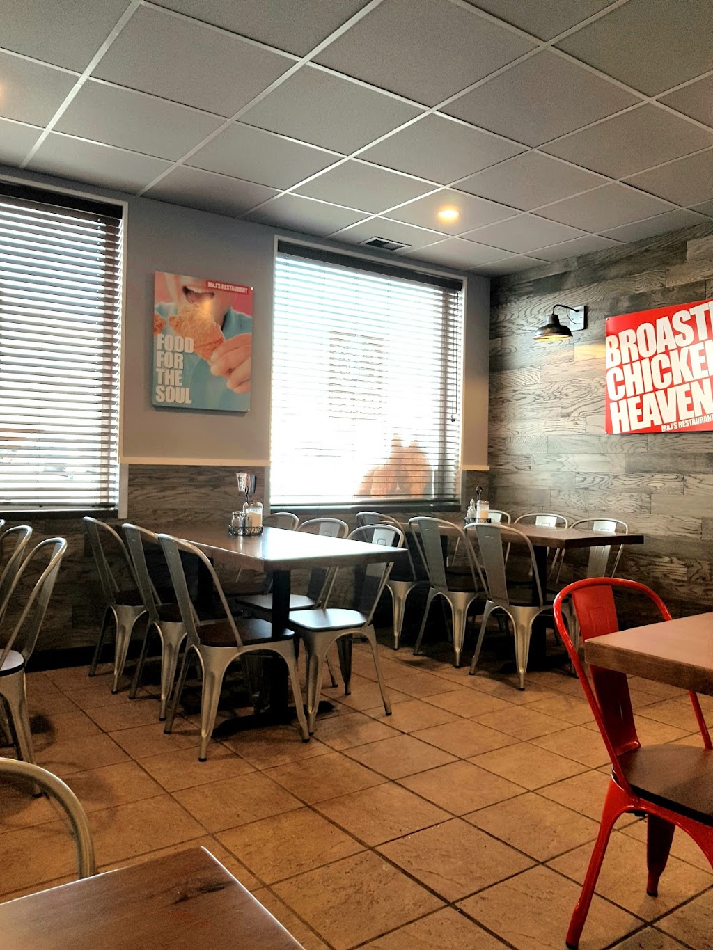 M&Js Family Restaurant | 401 Garrison Rd, Fort Erie, ON L2A 1N2, Canada | Phone: (905) 871-3143