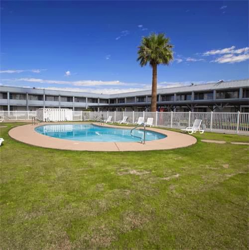 E-Z 8 Motel Phoenix | 1820 S 7th St, Phoenix, AZ 85034, USA | Phone: (602) 254-9787