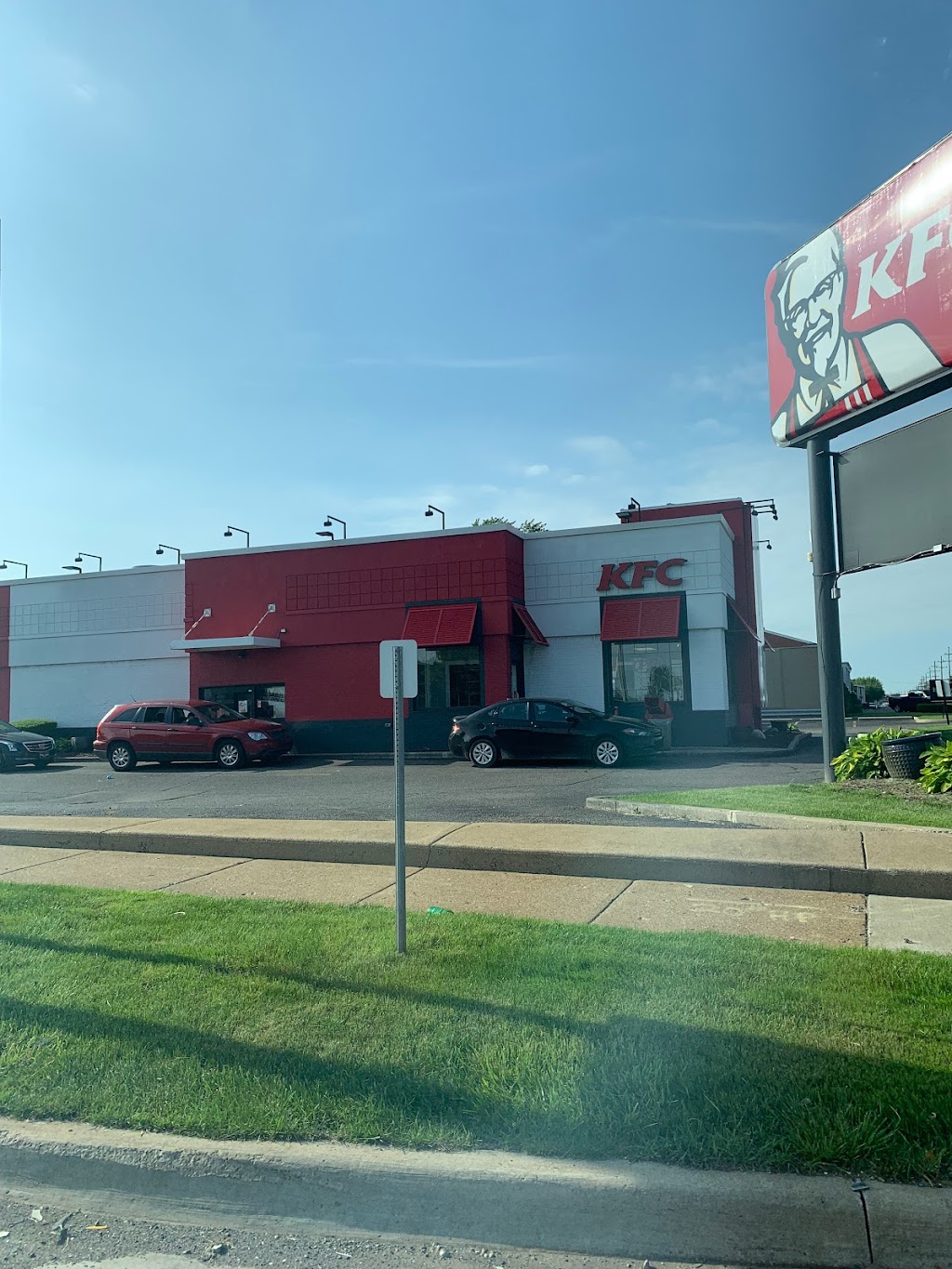 KFC | 27003 Hoover Rd, Warren, MI 48093, USA | Phone: (586) 434-0880