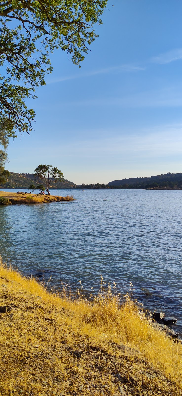 Lake Tulloch RV Campground & Marina | 14448 Tulloch Rd, Jamestown, CA 95327, USA | Phone: (209) 881-0107