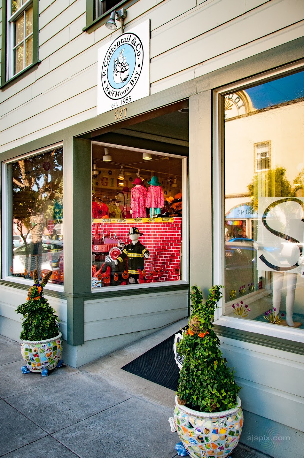 P Cottontail & Co | 330 Main St, Half Moon Bay, CA 94019, USA | Phone: (650) 726-0200