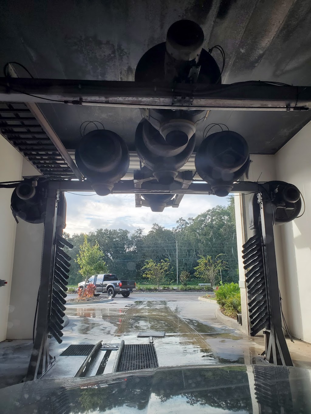 Clean Machine Car Wash | 29891 54, Wesley Chapel, FL 33543 | Phone: (888) 871-2812