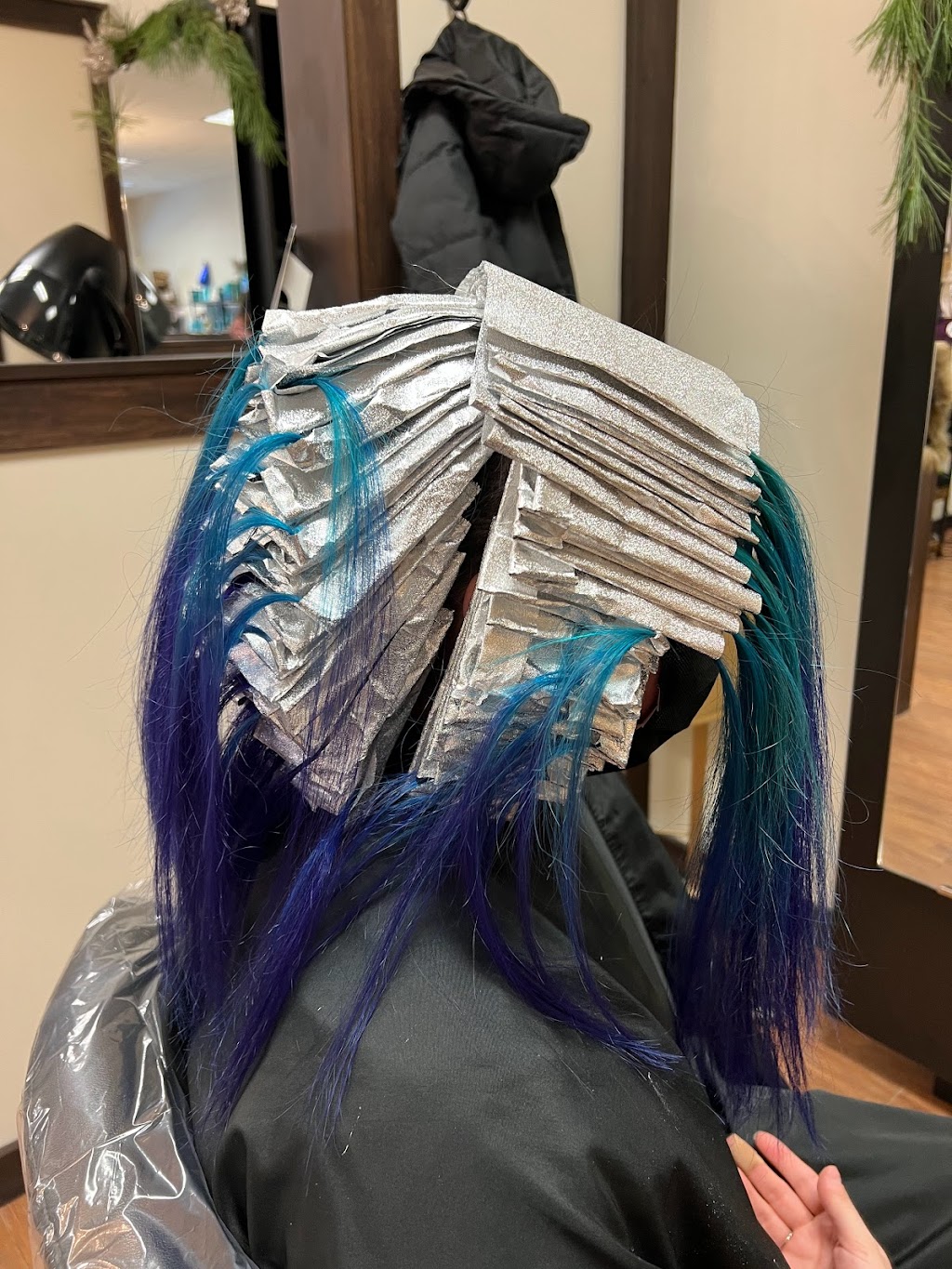 Van Ornum Hair Co | Phenix Salon Suites:, 20330 N Deer Park Blvd 124 - #102 inside, Deer Park, IL 60010, USA | Phone: (847) 627-1950