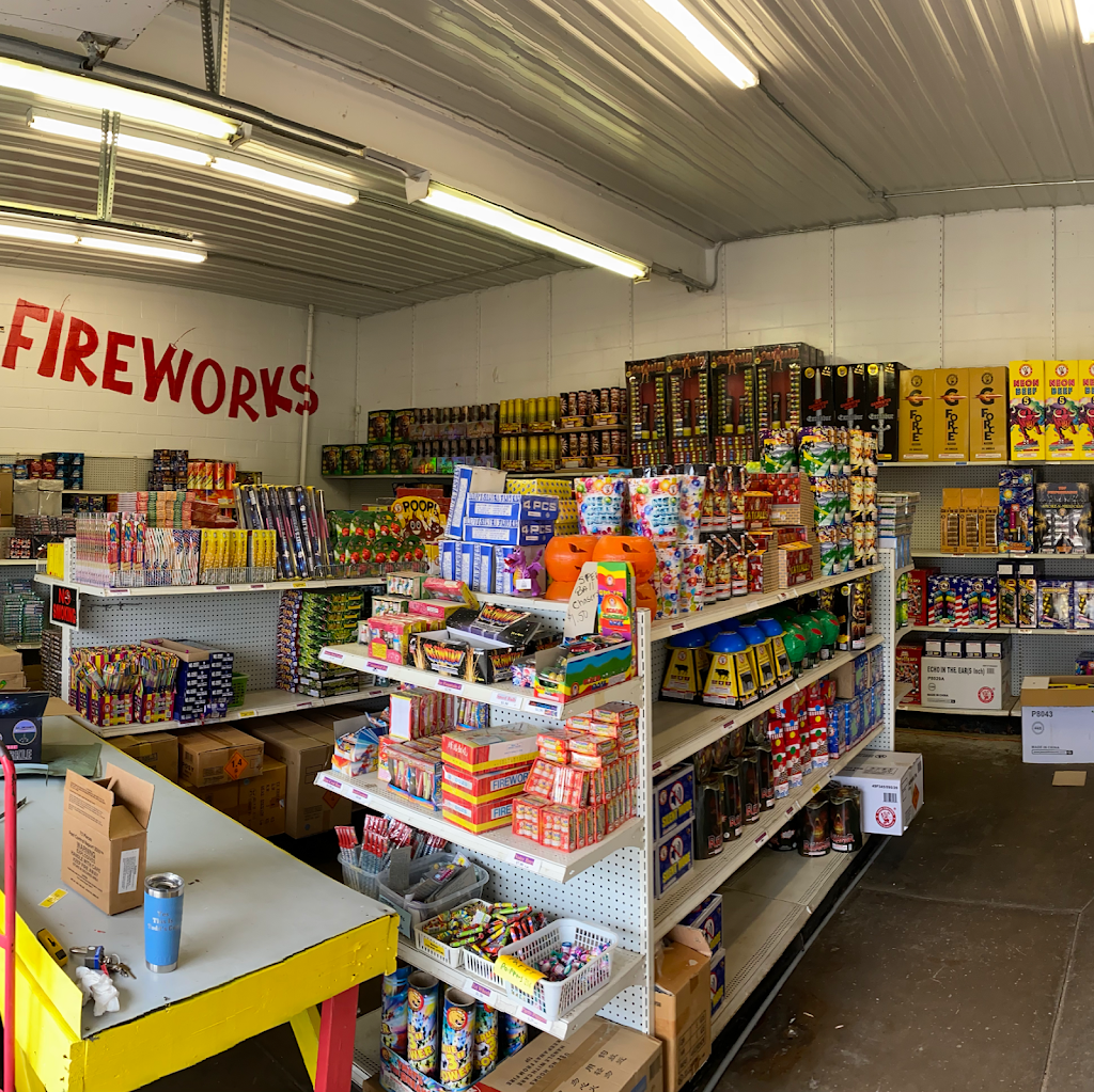 Albion Fireworks | 414 Albion Rd, Edgerton, WI 53534, USA | Phone: (608) 884-0091