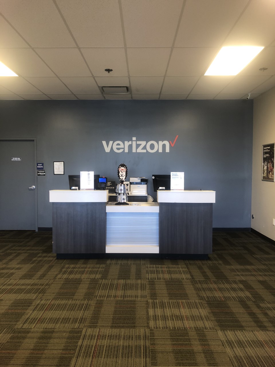 Verizon Authorized Retailer - Russell Cellular | 14055 W Whitesbridge Ave, Kerman, CA 93630, USA | Phone: (559) 842-4300