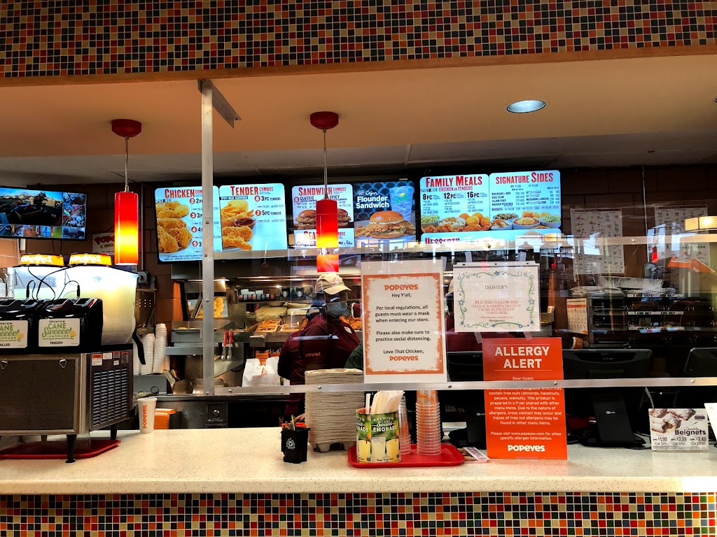 Popeyes Louisiana Kitchen | 2141 N Green Bay Rd, North Chicago, IL 60064, USA | Phone: (847) 689-3810