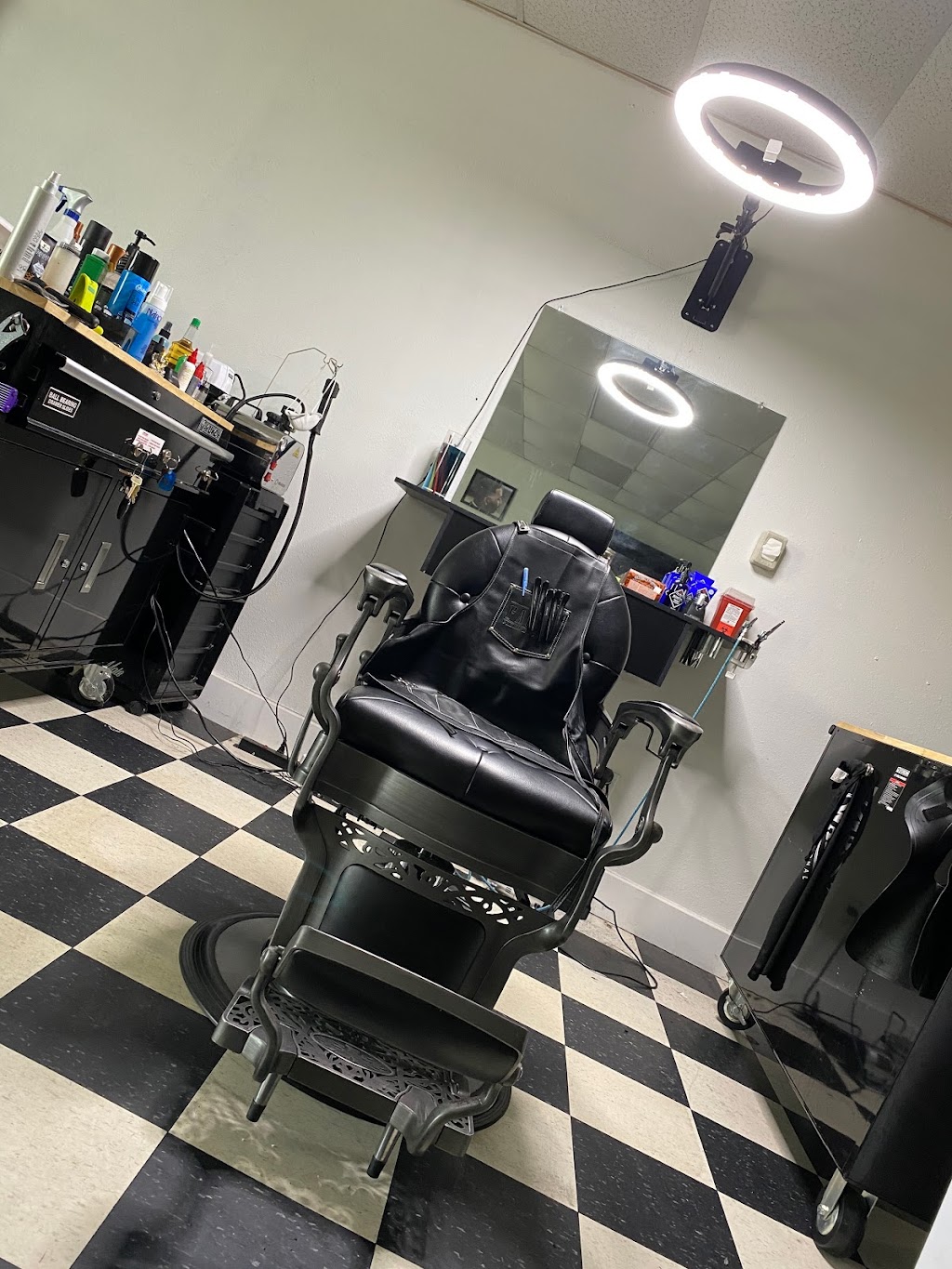 Headquarters Shave Parlor | 20514 Hwy 6 Suite D, Manvel, TX 77578 | Phone: (832) 336-4667