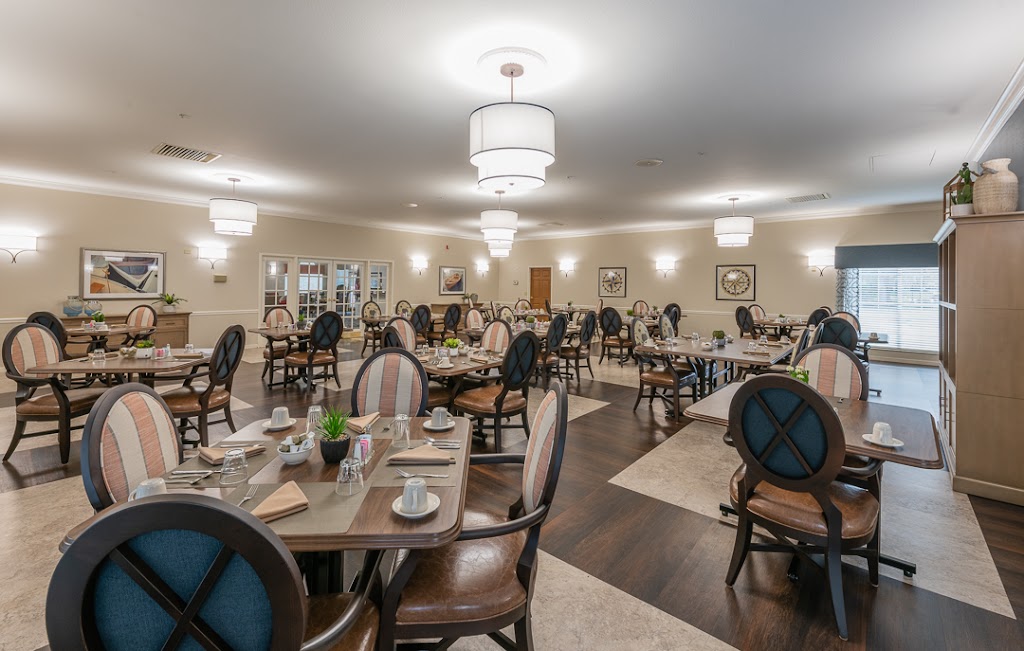 The Colonnade at Carrollwood | 13550 S Village Dr, Tampa, FL 33618, USA | Phone: (813) 590-6615