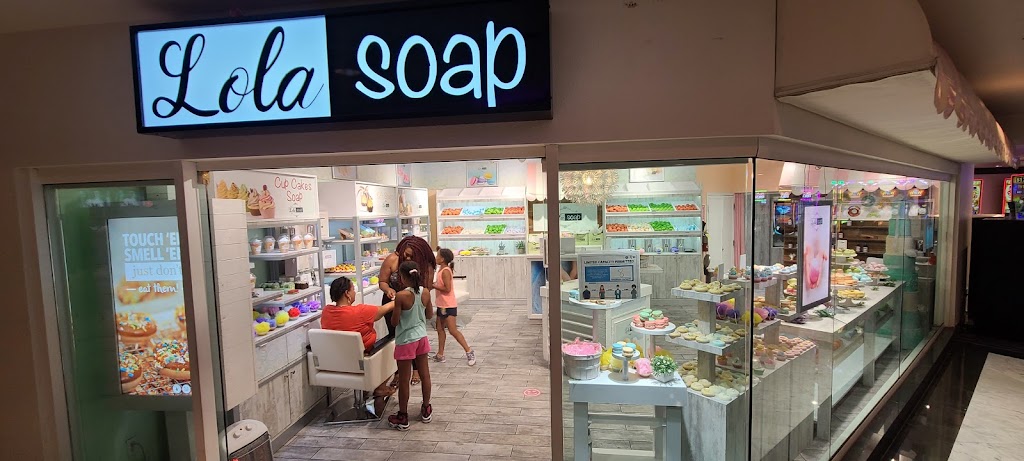 Lola Soap at Harrahs | 3475 S Las Vegas Blvd, Las Vegas, NV 89109, USA | Phone: (702) 823-5467