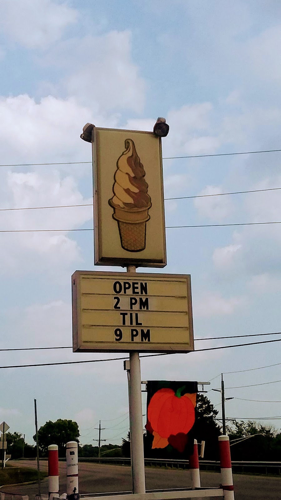 Riverview Frosty Boy | 1000 W Riverview Ave, Napoleon, OH 43545, USA | Phone: (419) 599-3830